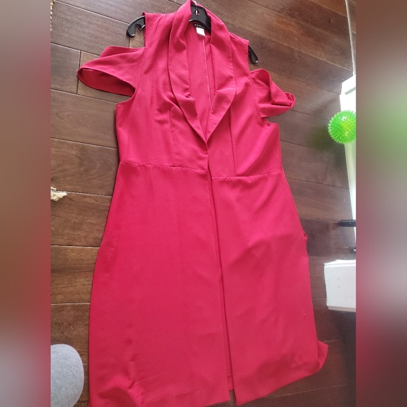 VENUS Red Vest Eye-Catching Knee-Length vest size Large - Picture 3 of 3